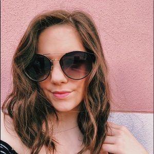 Meet your Posher, Megan
